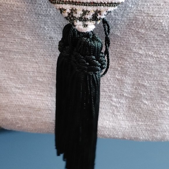 NWT Holiday Time Mistletoe Tapestry Table Runner 72" Christmas Decor Green/White - Picture 5 of 7